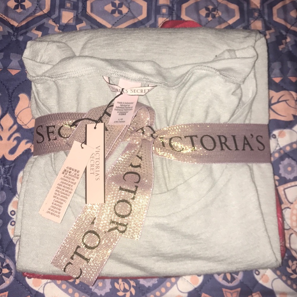 Victoria's Secret The Lounger PJ Set 💕